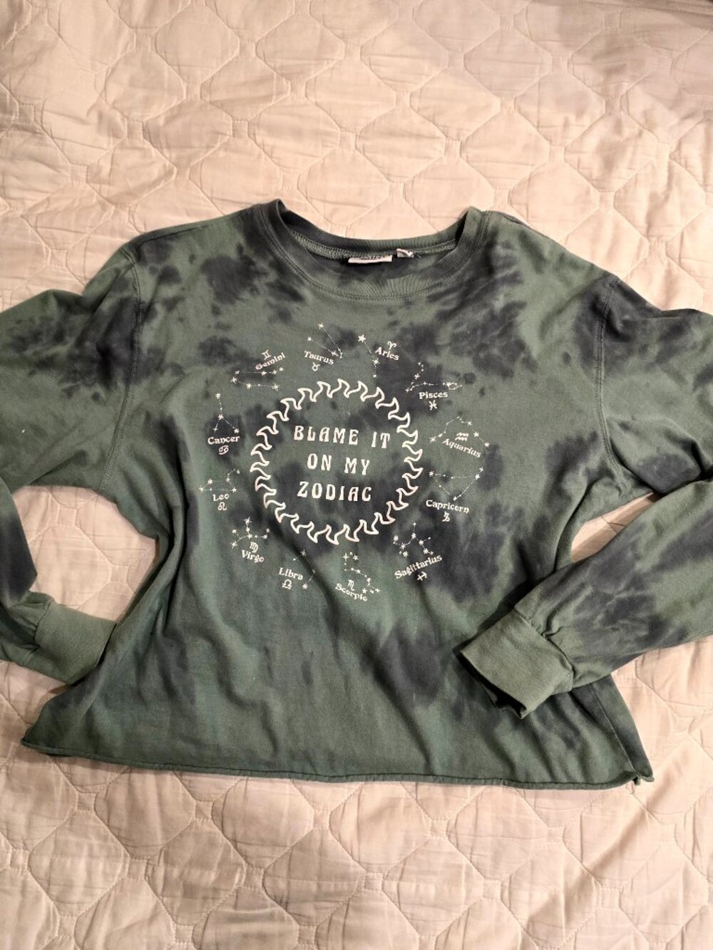 Mighty Fine Green Tie Dye Zodiac Astrology Graphic Long Sleeve Crop Top Medium